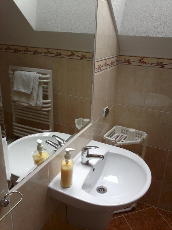 ディビティ Gosciniec Czapla Bed & Breakfast 部屋 写真