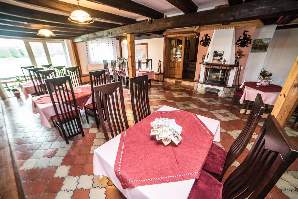 ディビティ Gosciniec Czapla Bed & Breakfast エクステリア 写真